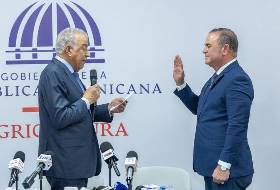 Juramentan nuevo ministro de Agricultura